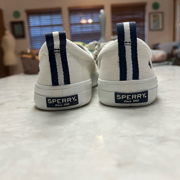 Sperry crest Vibe white with navy trim canvas sneakers, 8.5, nwot. - Picture 12 of 12